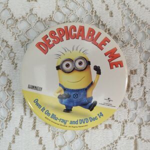 Despicable Me Minion Pinback Button Badge Movie Promo 2010 Universal Studios